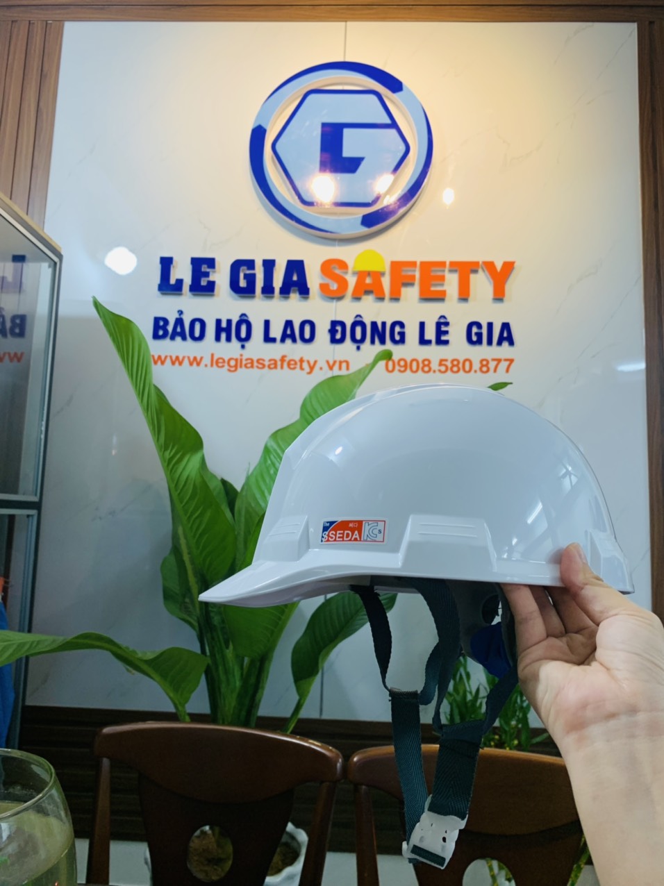 CÔNG TY TNHH TRANG THIẾT BỊ BẢO HỘ LAO ĐỘNG LÊ GIA