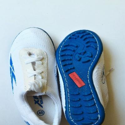 Giày Vải XP - Giày Bóng Đá Trắng - Đế Xanh